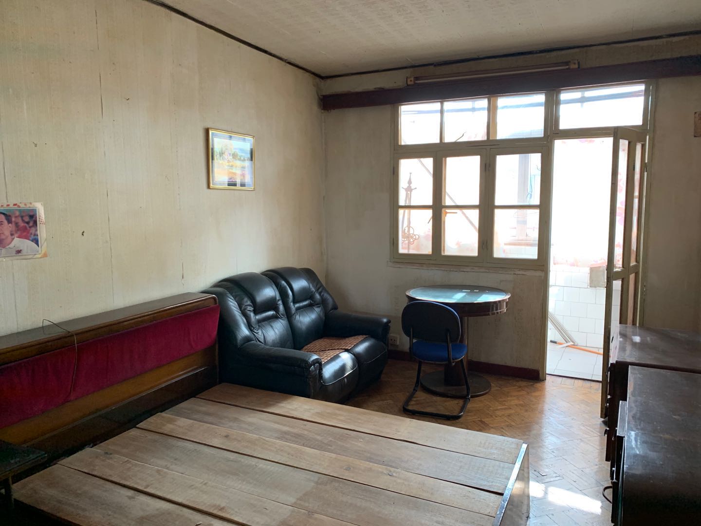 上海市杨浦区195弄小区6栋6F 