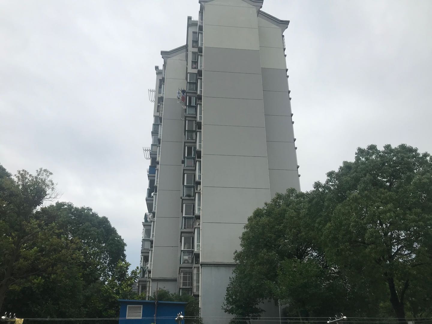 上海市闵行区新汇绿苑一村23栋2F 