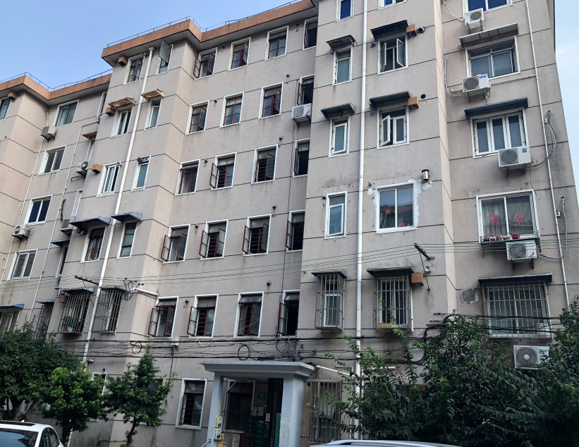 上海市宝山区宝城二村41栋1F 