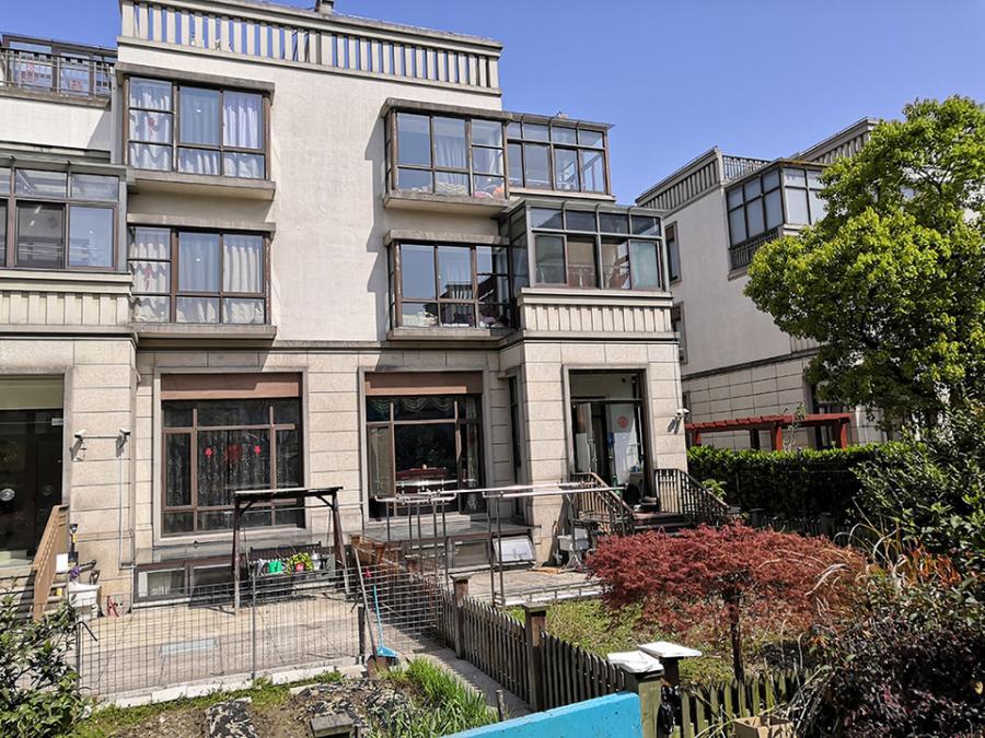 上海市青浦区帕缇欧香苑321栋 