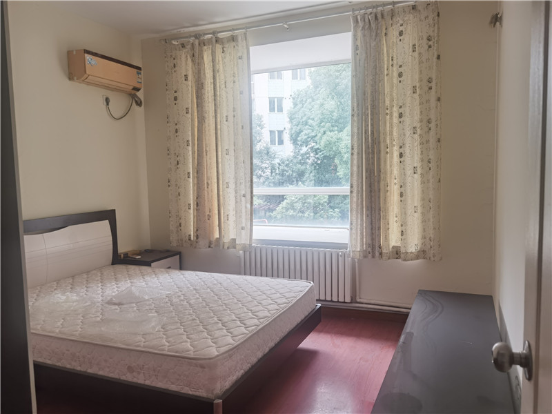 上海市闵行区春申复地城二期28栋1F 