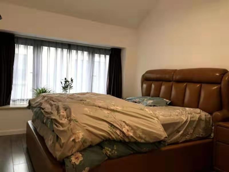 上海市青浦区泷湾苑赵巷镇56栋 