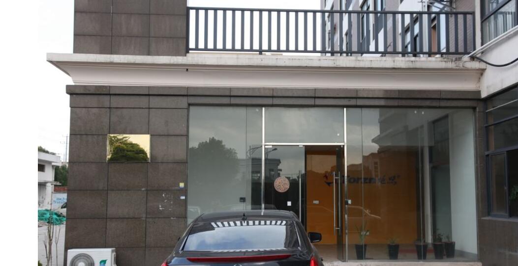 上海市松江区上海聚江涂装机械科技有限公司洞厍路603号 