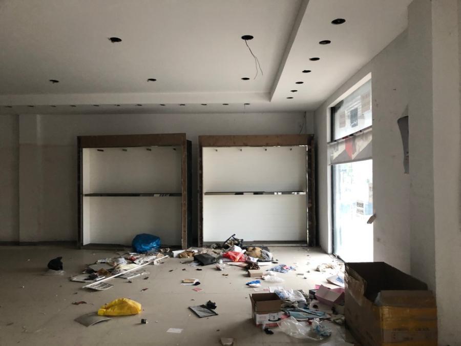 上海市浦东新区AAA 工厂直销店航头路1753弄3-5栋1-2F 