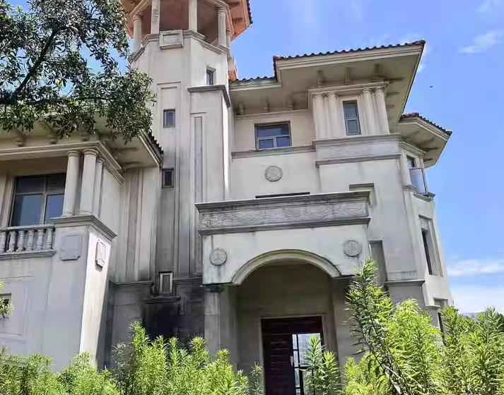 上海市奉贤区棕榈滩高尔夫别墅147栋全幢 