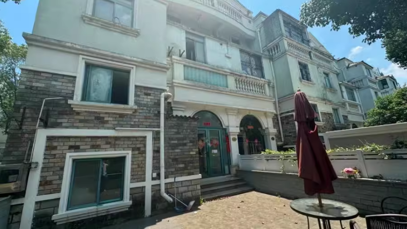 上海市松江区浅水湾花园新桥镇348栋 