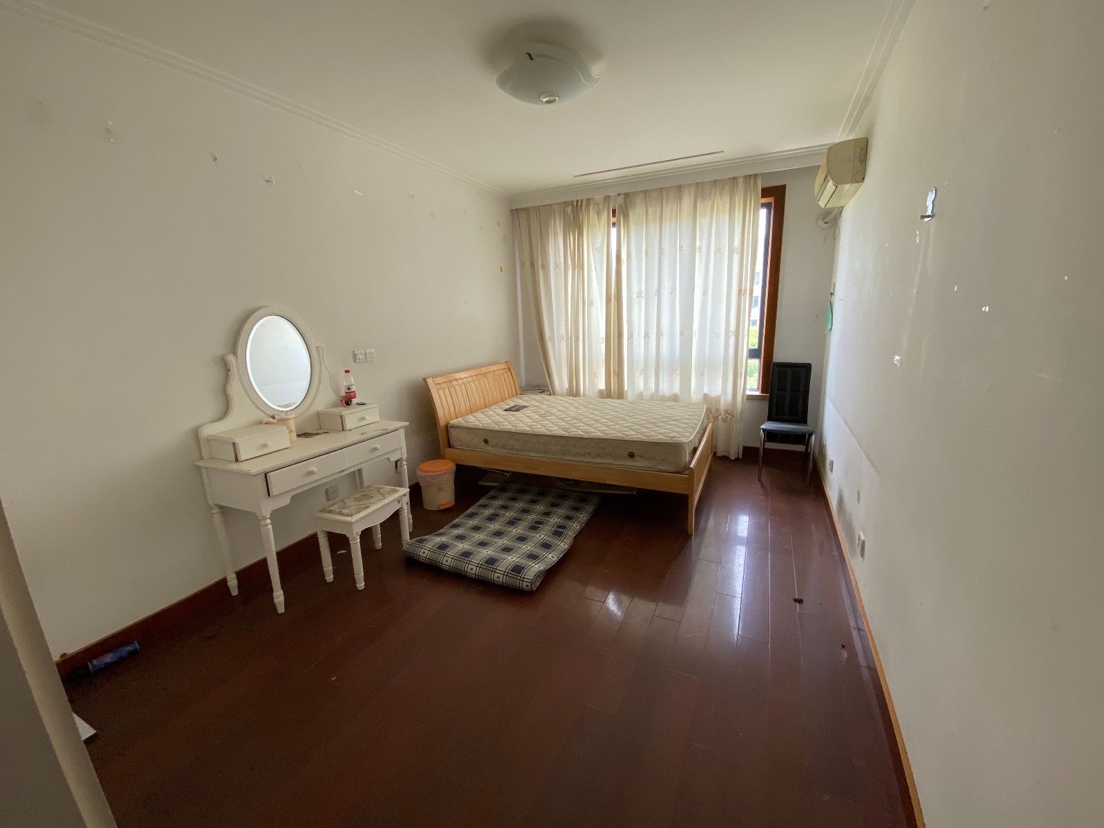 上海市奉贤区绿地南桥新苑73栋5F 