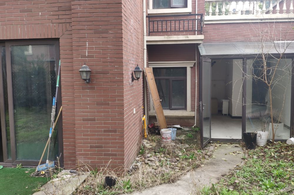 上海市松江区合生国际花园洞泾镇243栋 