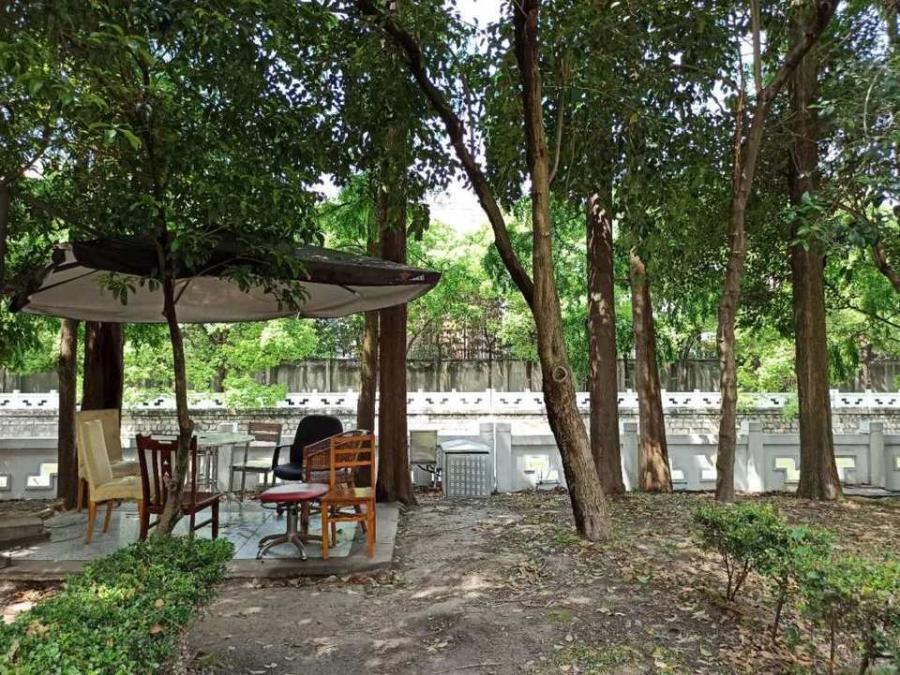 上海市闵行区航华三村212栋1F 