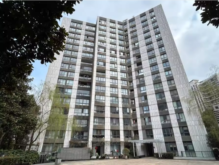 上海市闵行区皇都花园121栋16F 