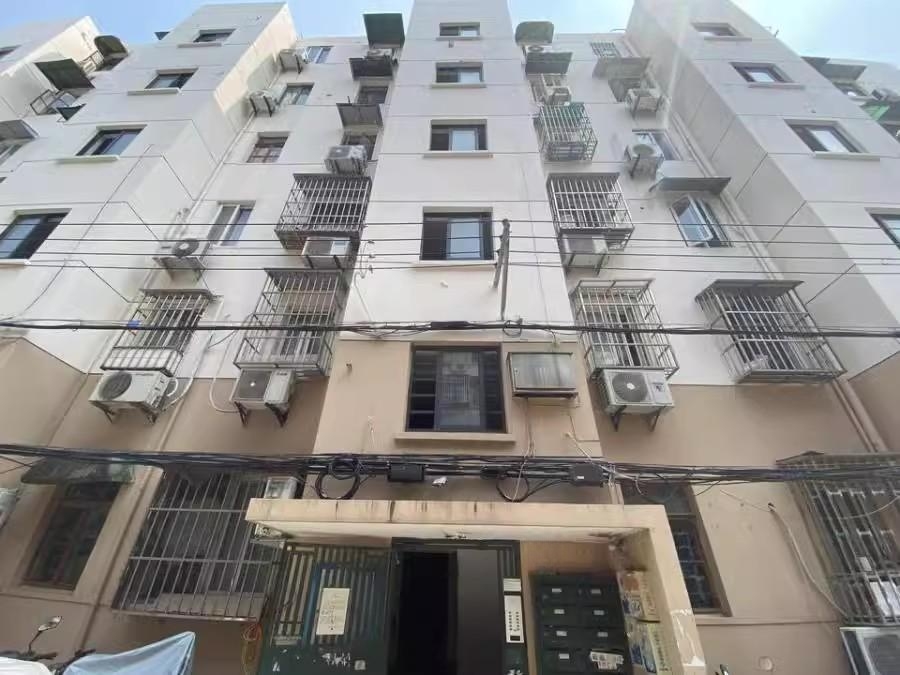 上海市宝山区海滨四村40栋4F 