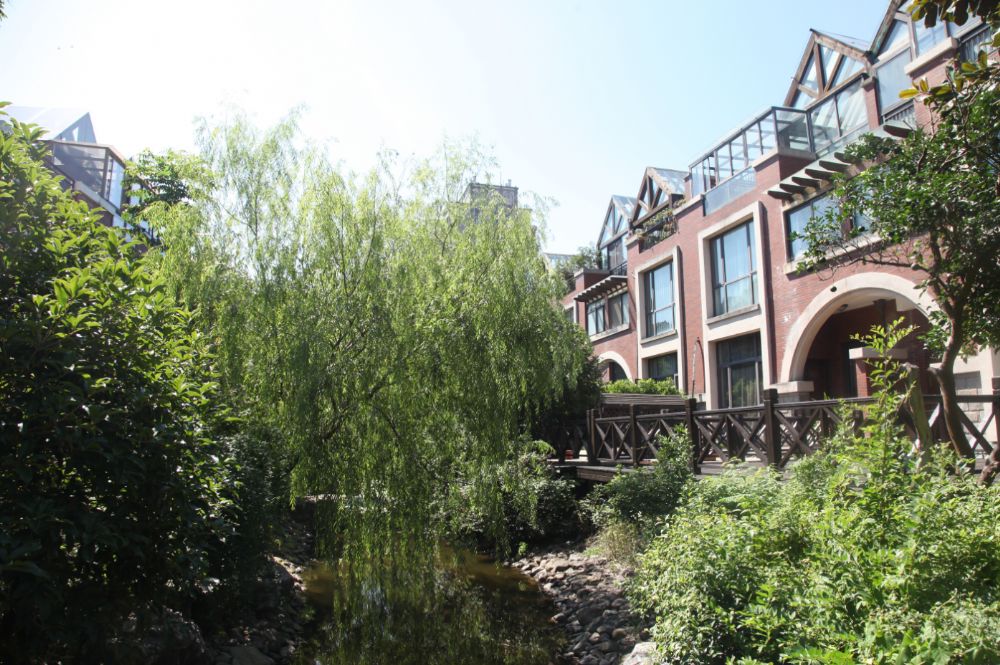 上海市奉贤区南郊美墅21栋 