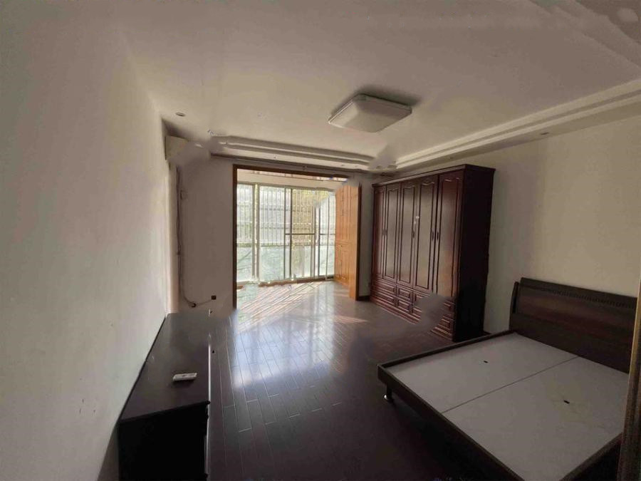 上海市松江区丽景苑9栋3F 