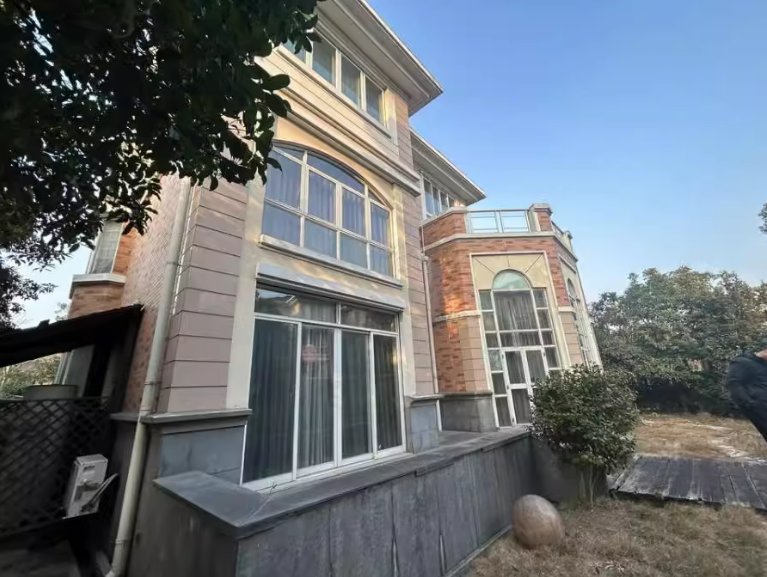 上海市闵行区欧香名邸92栋 