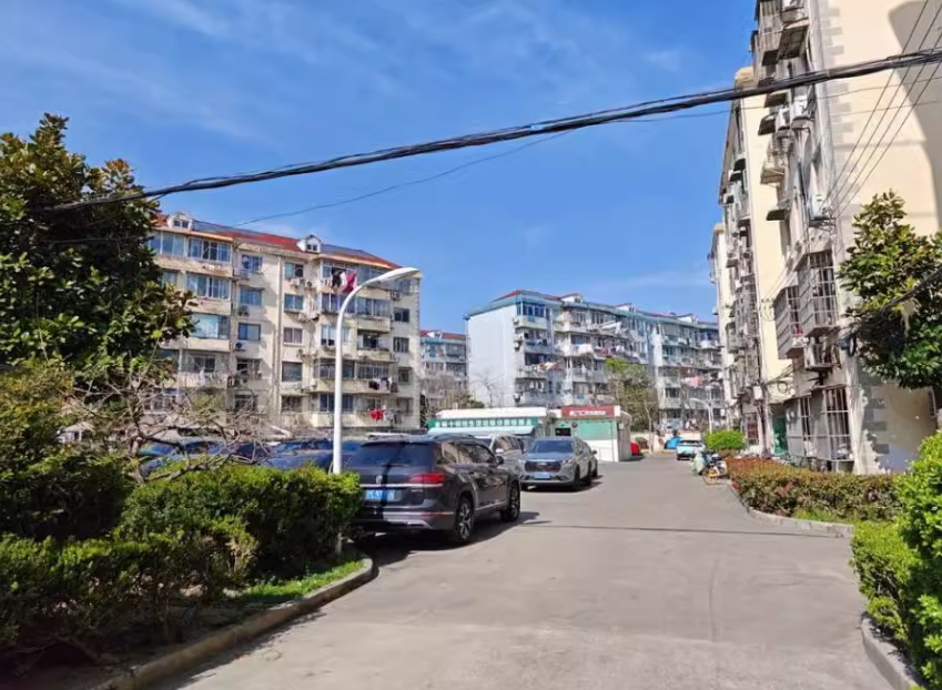 上海市浦东新区金杨新村十街坊10栋6F 