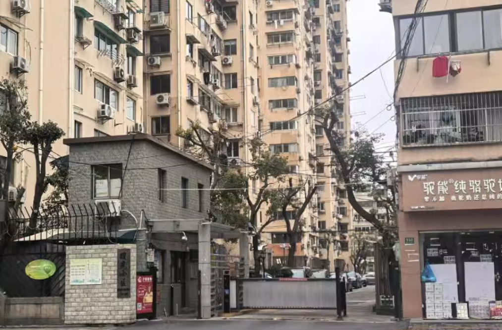 上海市静安区曙光小区2栋15F 