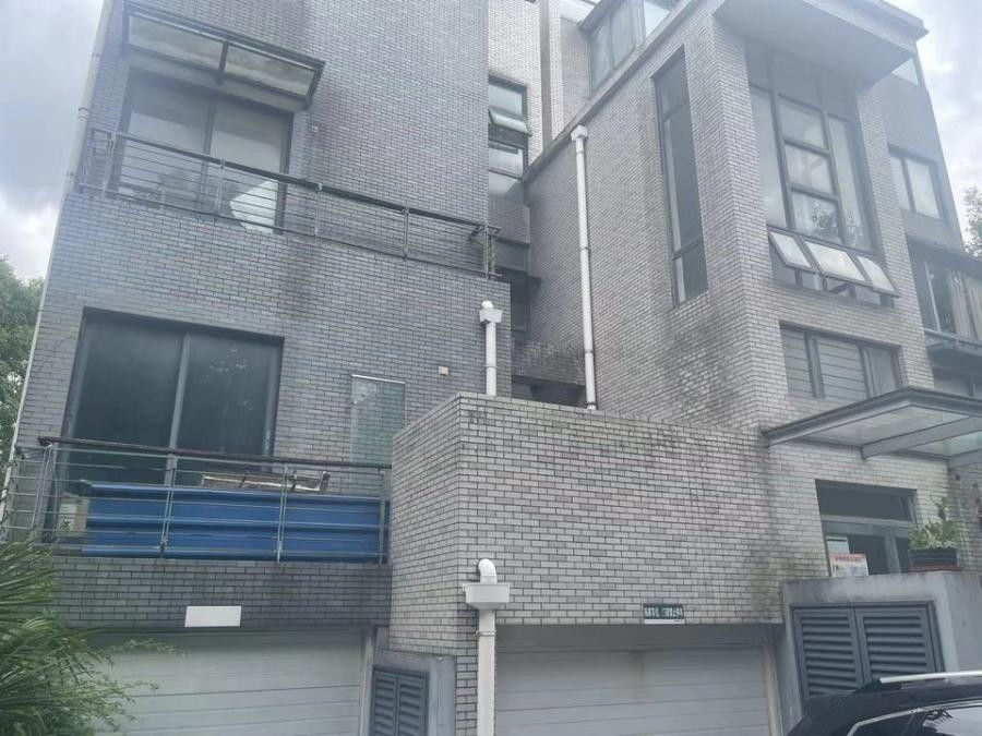 上海市嘉定区金地格林春晓317栋1F 