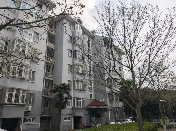 上海市嘉定区嘉城名苑8栋1F 