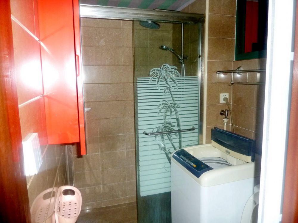 上海市长宁区科宁小区450栋3F 