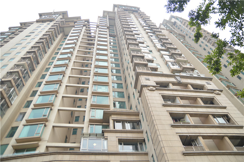 上海市浦东新区世茂湖滨花园33栋3F 