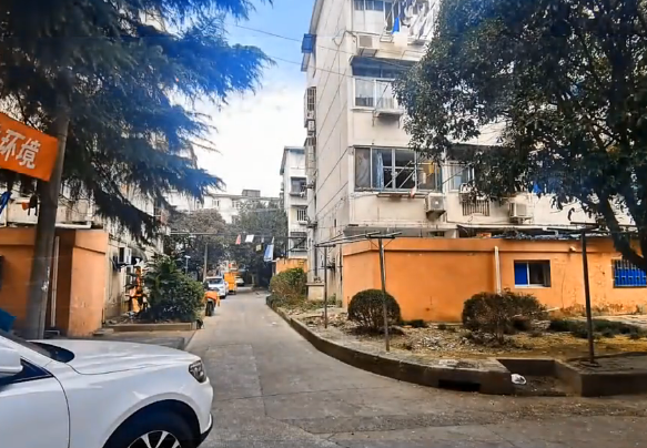 上海市普陀区宜川四村22栋1F 