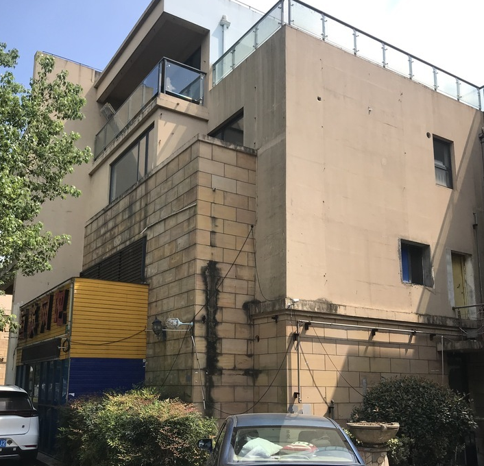 上海市青浦区圣地维拉徐泾镇371栋 