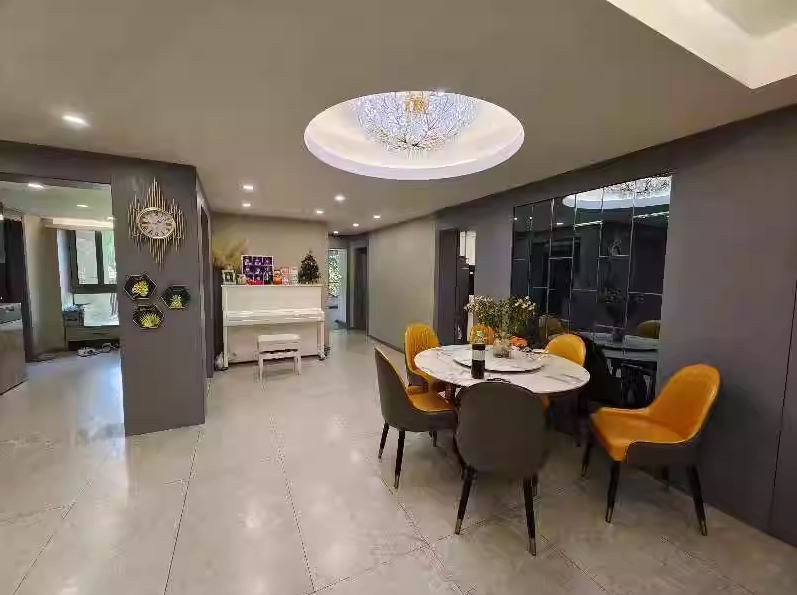 上海市长宁区御翠豪庭5号201室 