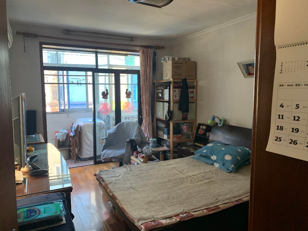 上海市普陀区241弄小区24栋2F 