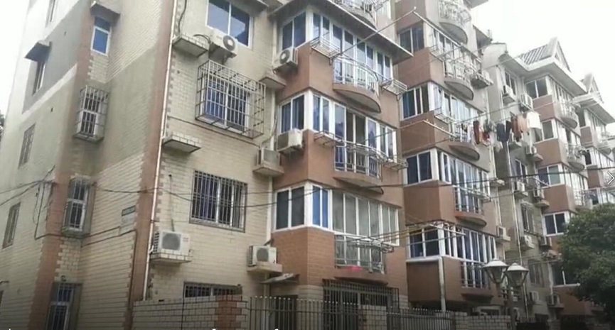 上海市嘉定区迎春公寓10栋2F 