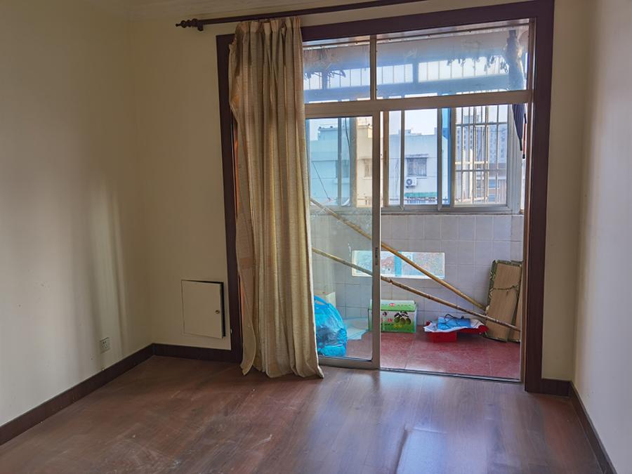 上海市宝山区民主花园51栋6F 