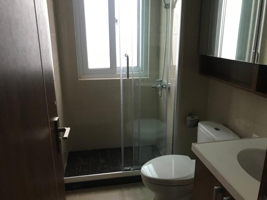 上海市奉贤区保利玲玥公馆19栋12F 