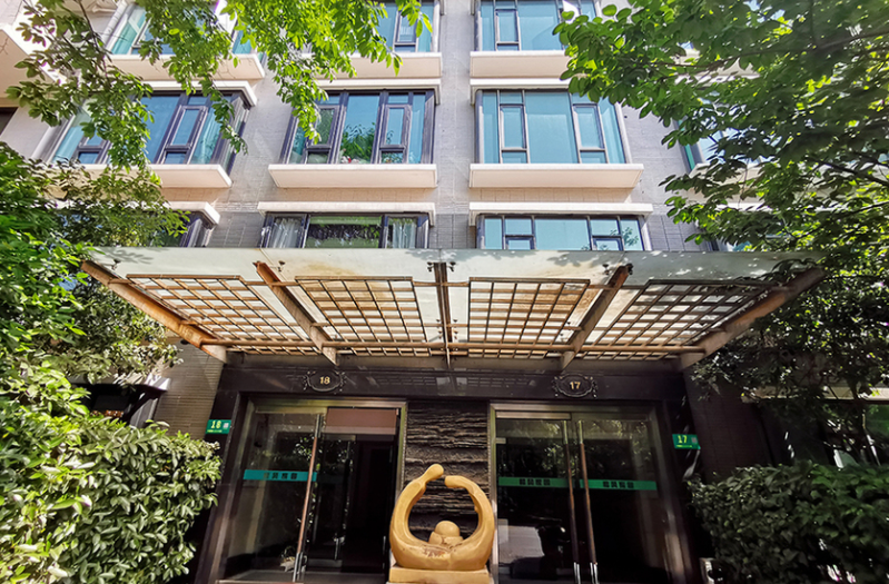 上海市闵行区大都会18栋9F 