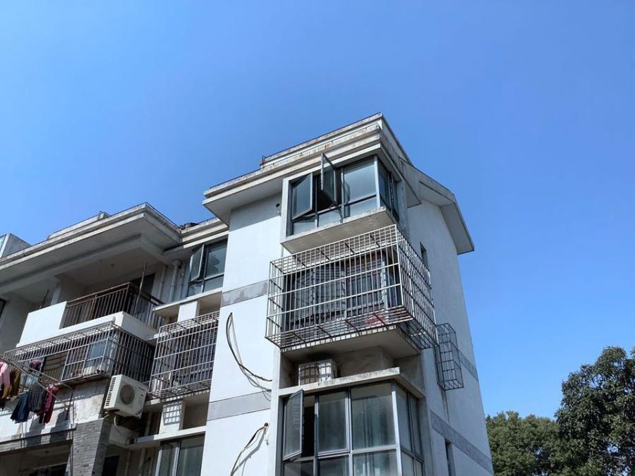 上海市青浦区泰安公寓52栋4F 