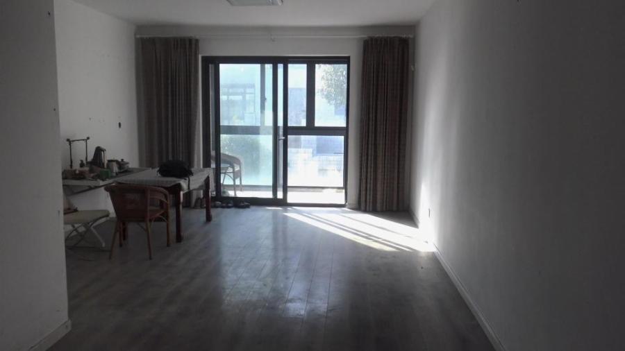 上海市青浦区锦苑45栋2F 