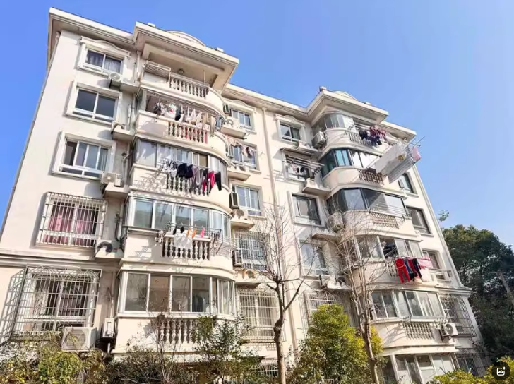 上海市嘉定区江桥二村12栋6F 