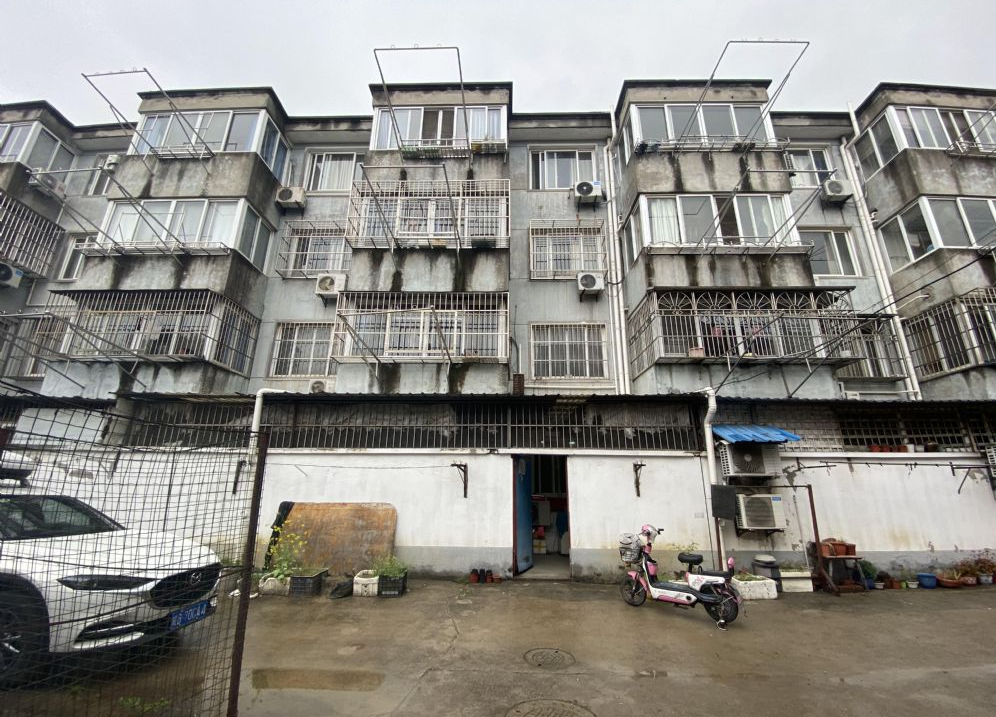 上海市青浦区白石路2659弄小区7栋1F 