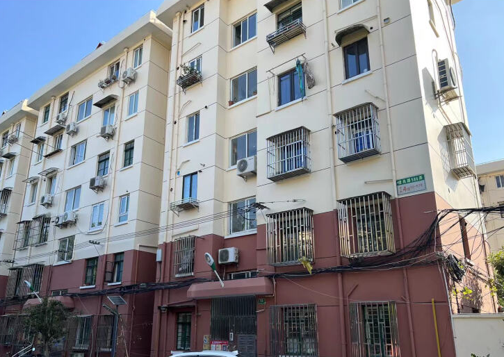 上海市浦东新区凌兆五村50栋2F 