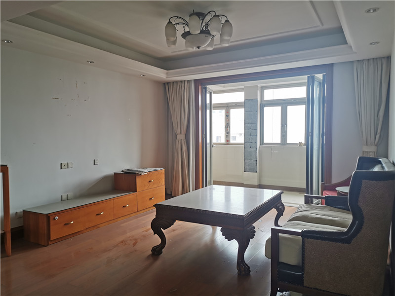 上海市徐汇区徐汇苑9栋19F 