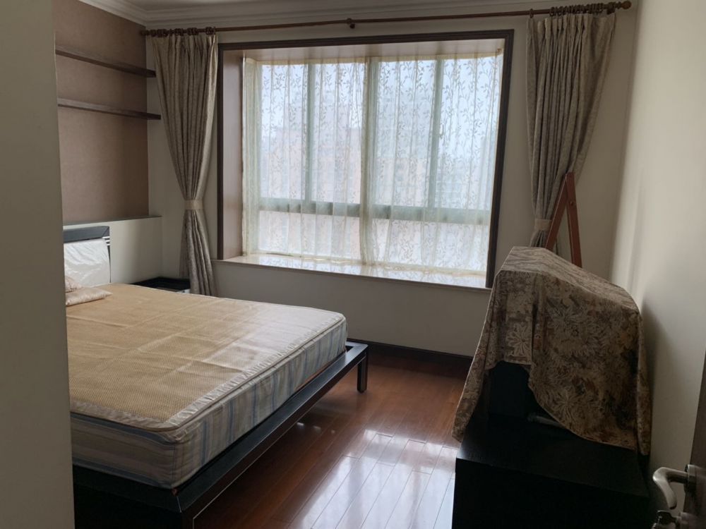 上海市徐汇区青之杰花园2栋15F 