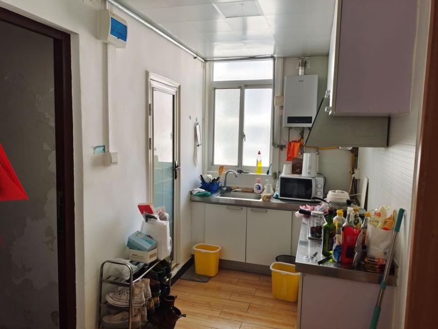 上海市长宁区香花桥路20弄小区1栋6F 