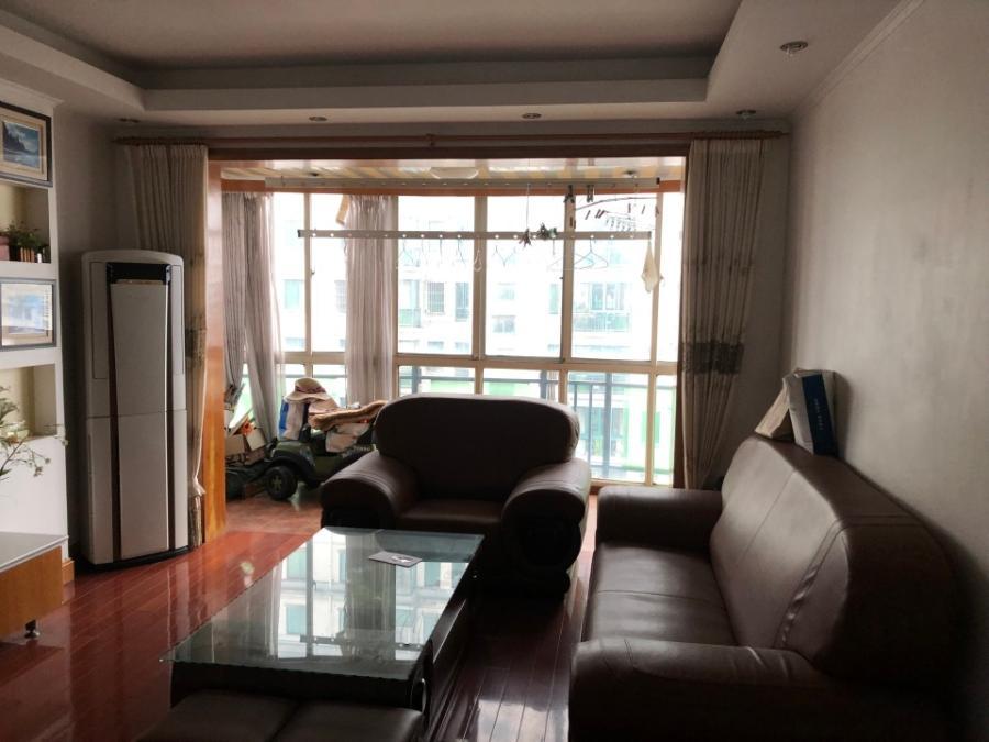 上海市宝山区共和新苑21栋8F 