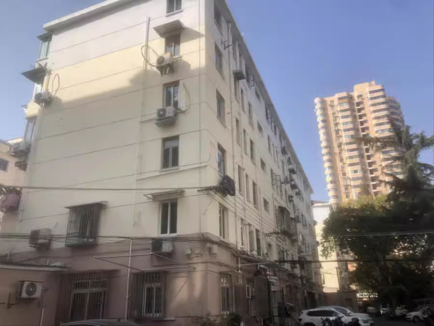 上海市虹口区航发小区464栋6F 