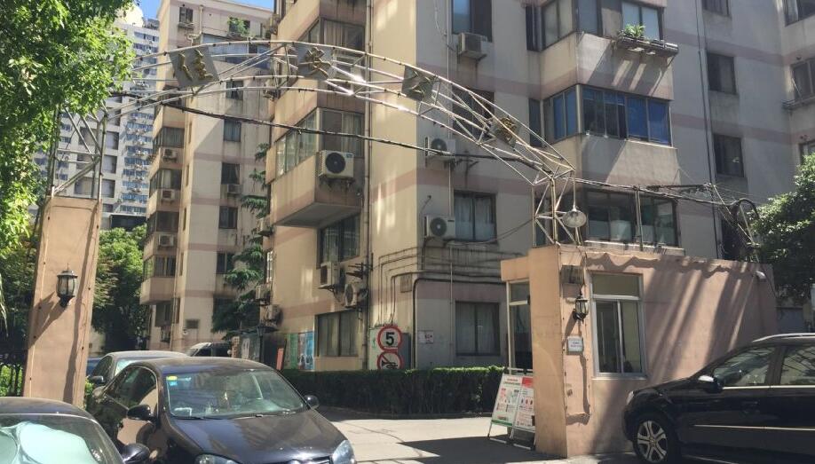 上海市徐汇区佳安公寓4栋1F 