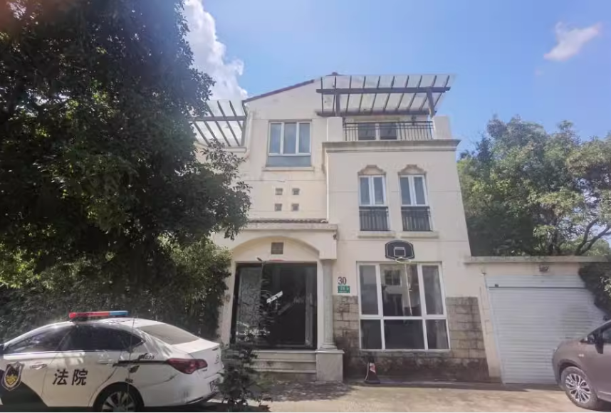 上海市闵行区君临颐和花园30栋 