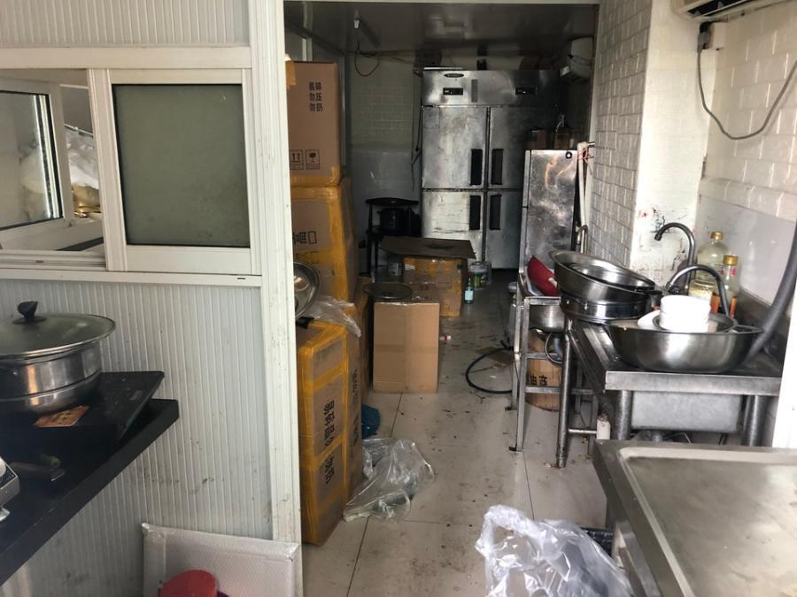 上海市虹口区爱家豪庭沿街商铺沙泾港路180-5栋1-2F 