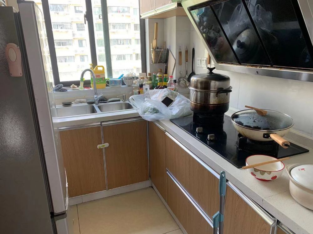 上海市青浦区崧泽华城秀景苑20栋8F 