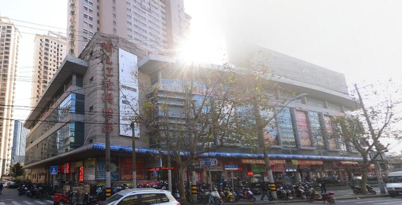 上海市虹口区上海虬江电子数码商厦526栋4F共3套及多套车位等 