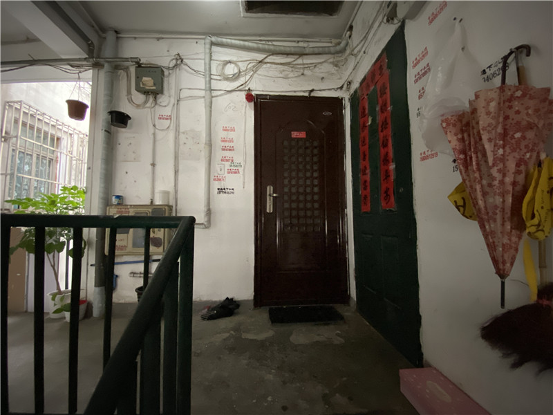 上海市虹口区何家宅小区37栋6F 