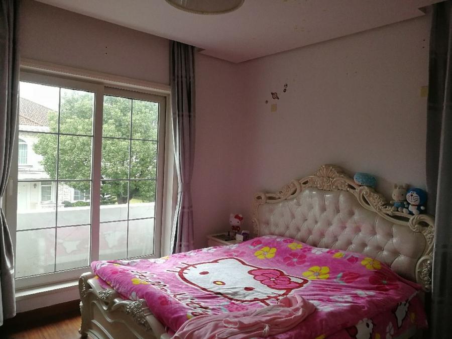 上海市浦东新区罗山绿洲康桥镇8栋 