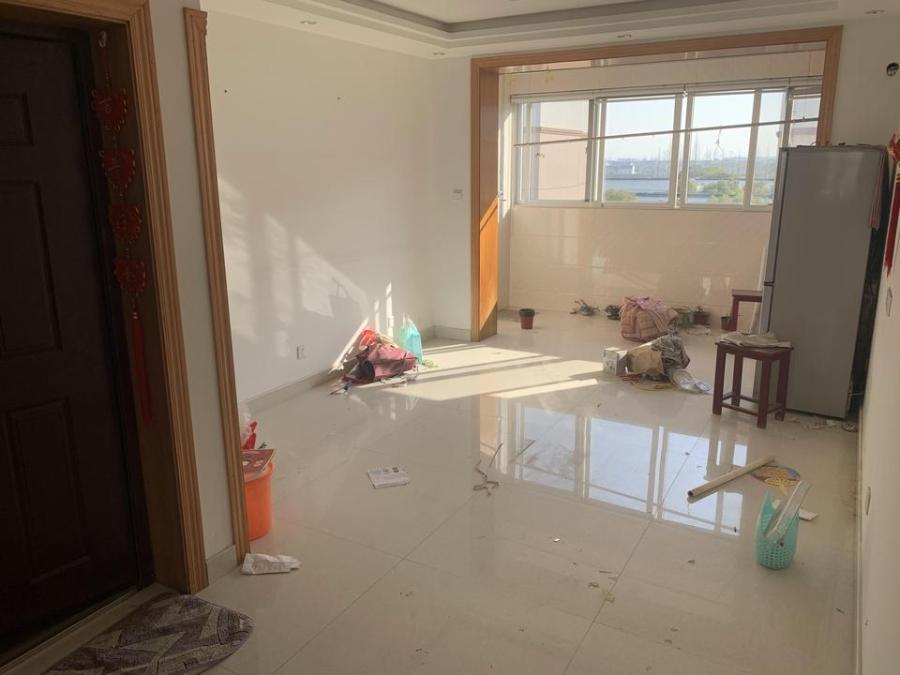 上海市闵行区红梅雅苑46栋5F 